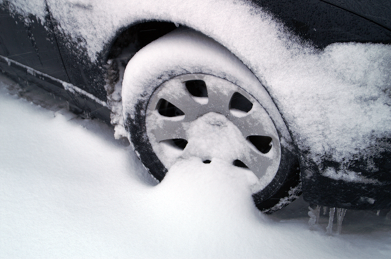 Winterreifen gelten nach der Straßenverkehrszulassungsordnung nur noch dann als Winterreifen, wenn sie auf der Seitenwand das Alpin-Symbol tragen. Eine M+S-Kennzeichnung reicht nicht mehr aus.